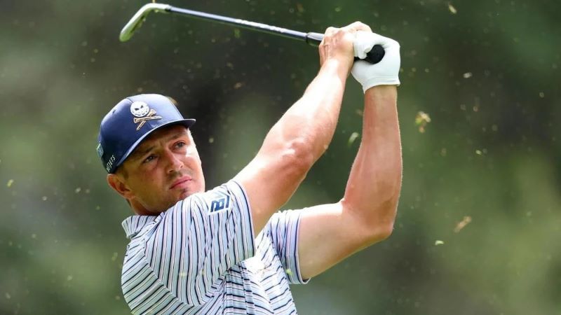 Bryson DeChambeau heeft 3D-ijzers met een gebogen slagvlak - Blog