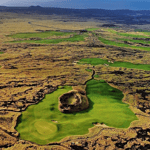 Un volcan au milieu du fairway